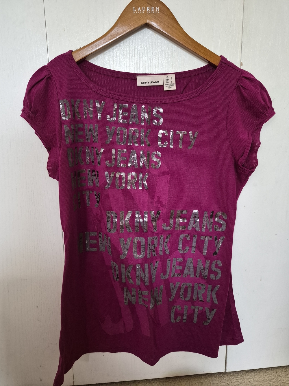 DKNY Fuchsia Graphic Logo Tee with Silver Print Sz L